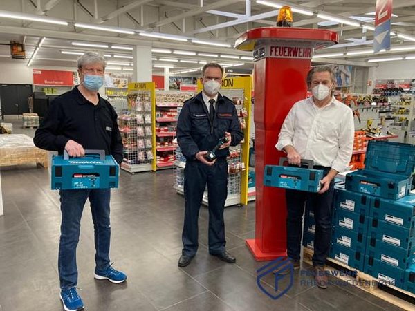 Werkzeugspende für die Löschzüge