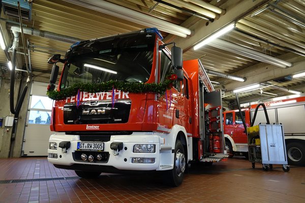 Einweihung Gerätewagen Gefahrgut