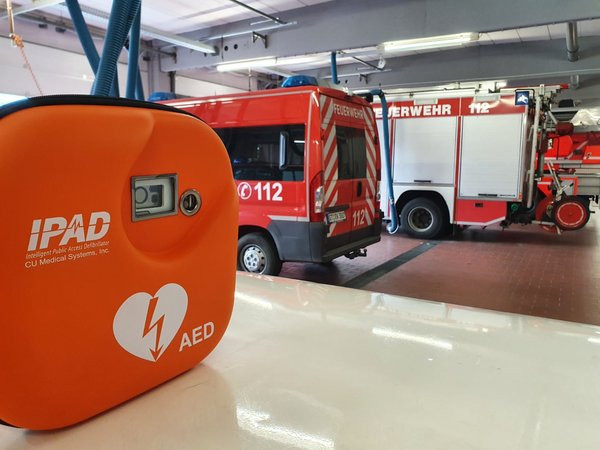 Fünf Defibrillatoren für die Feuerwehr Rheda-Wiedenbrück